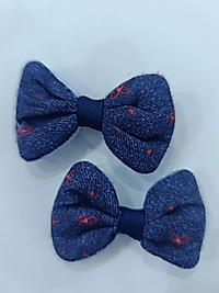 Kot Görünümlü Fiyonk Saç Tokası –Koyu Mavi Desenli (2’li Set)